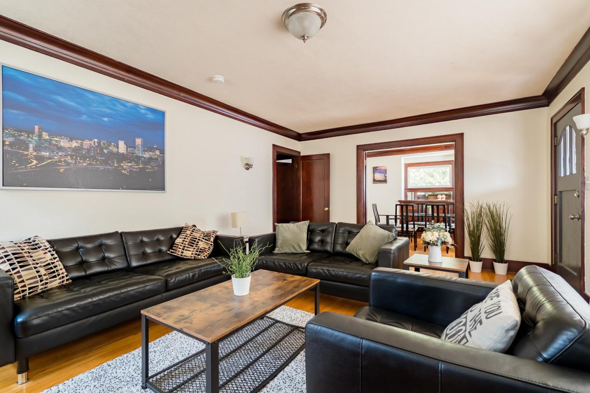 Collection - Charming & Spacious 5br In Se *