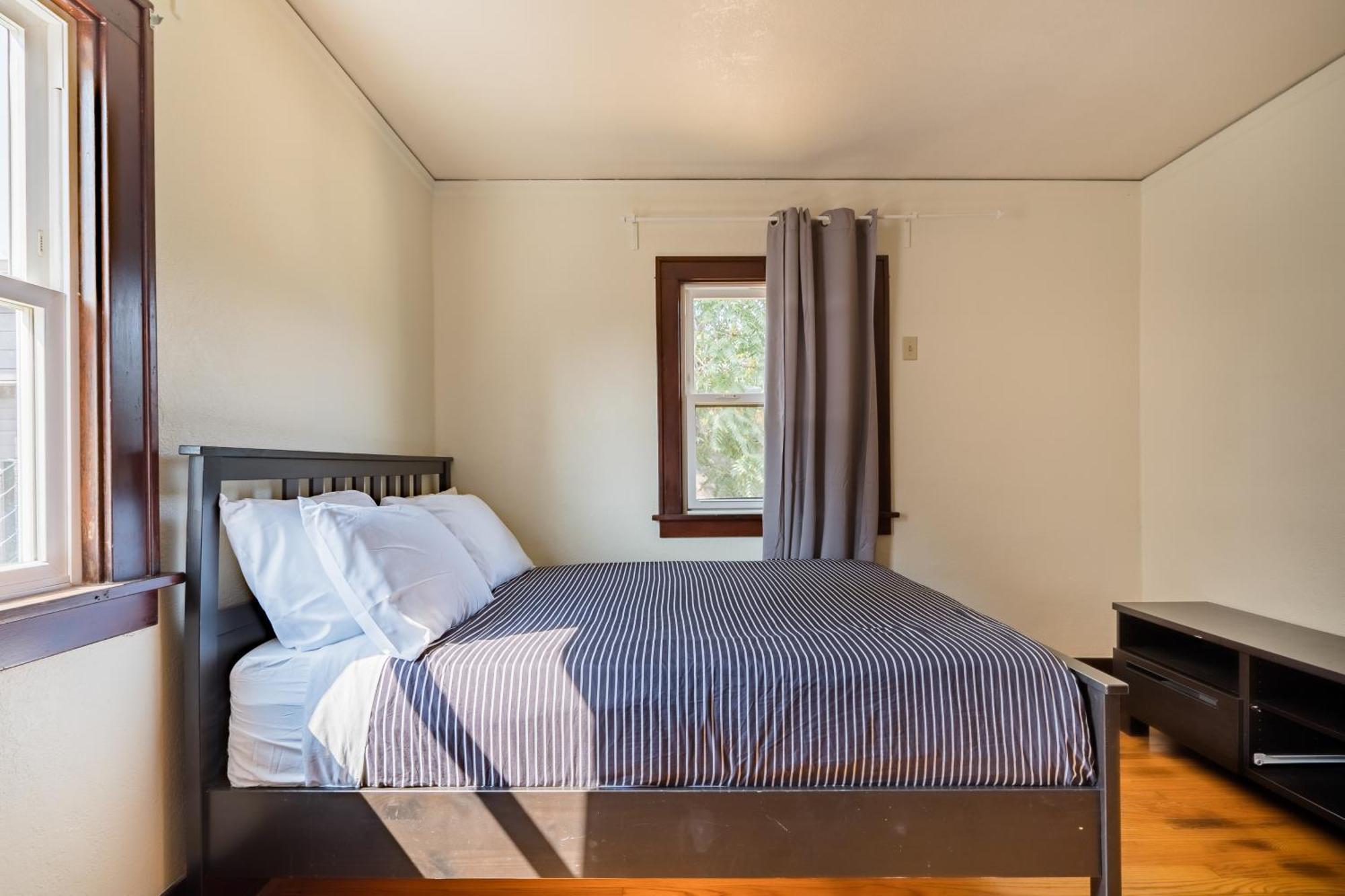 Collection - Charming & Spacious 5br In Se * Portland