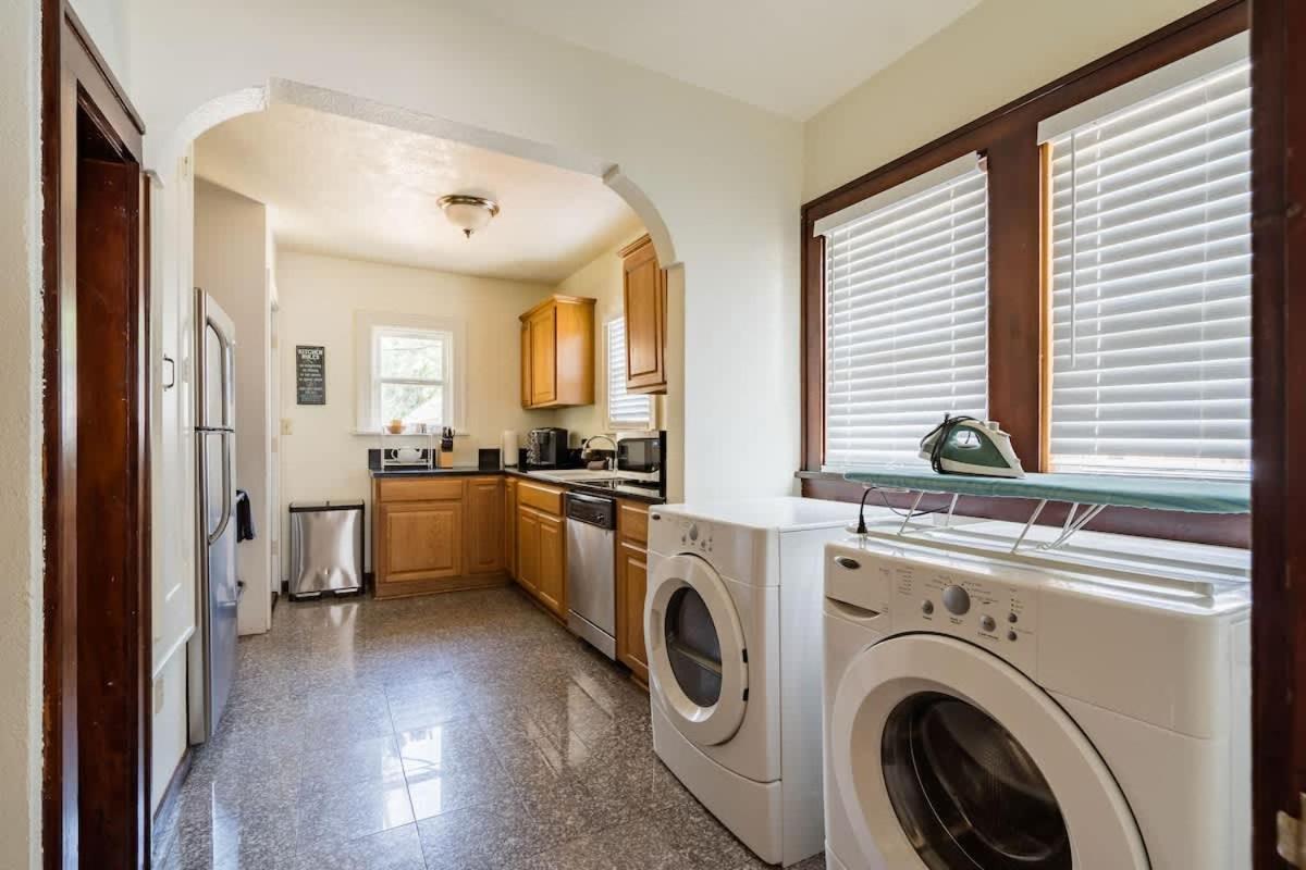 Collection - Charming & Spacious 5br In Se Portland
