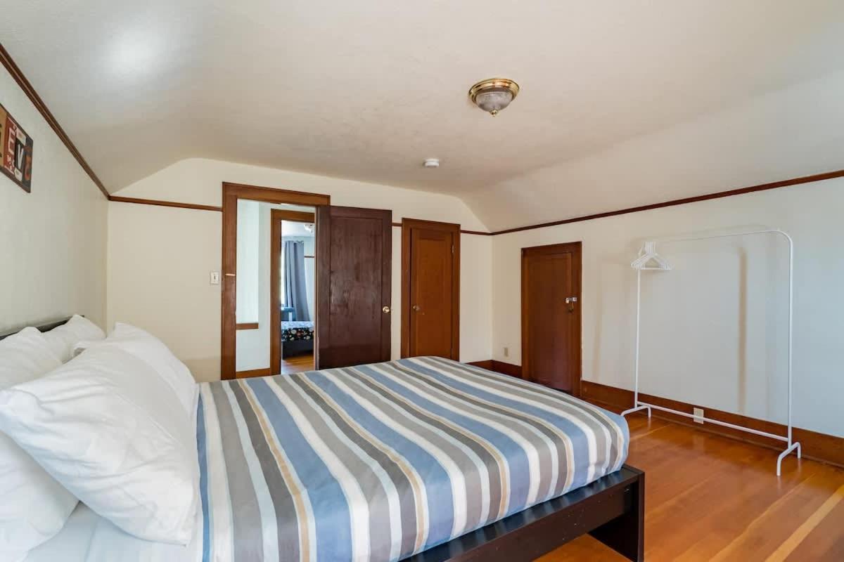 Collection - Charming & Spacious 5br In Se Holiday home *