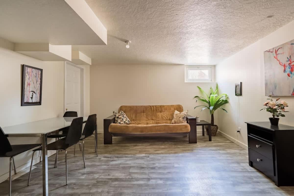 Collection - Charming & Spacious 5br In Se